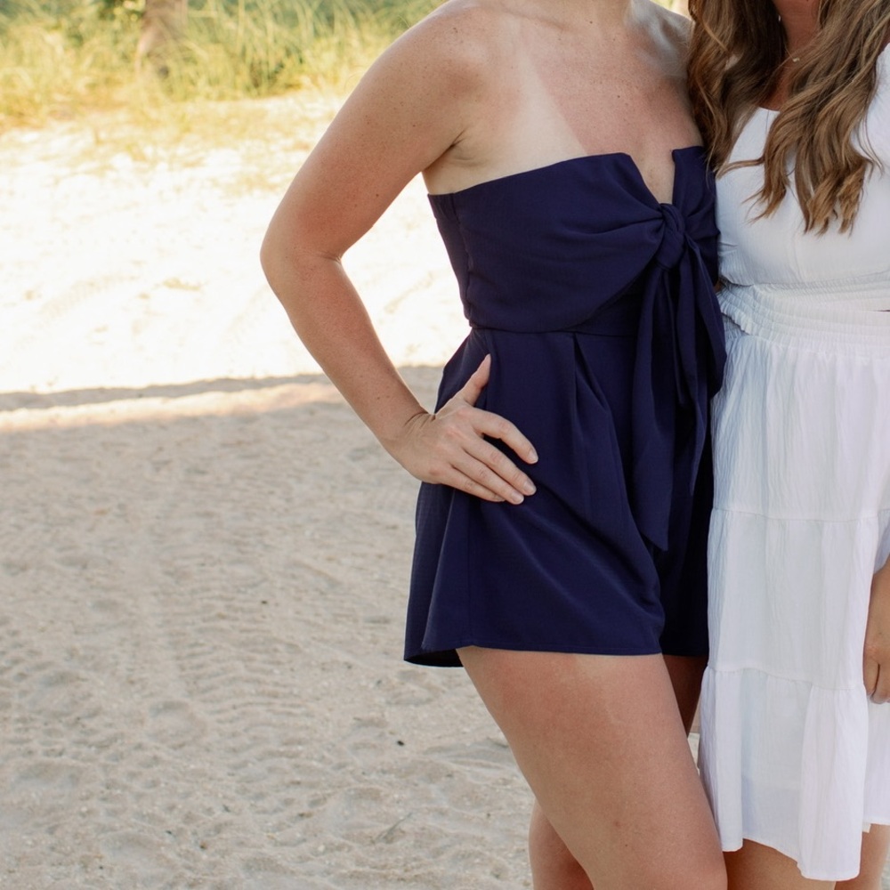 Lulus Inez Navy Blue Tie-Front Romper - size small